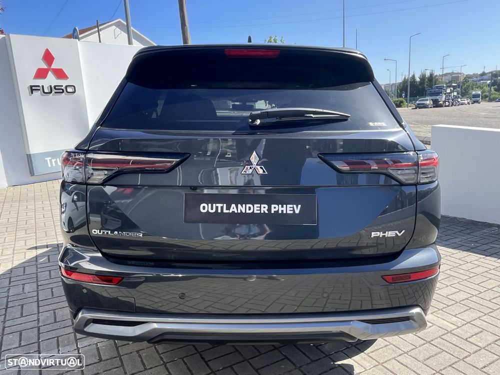 Mitsubishi Outlander 2.4 PHEV Instyle - 4