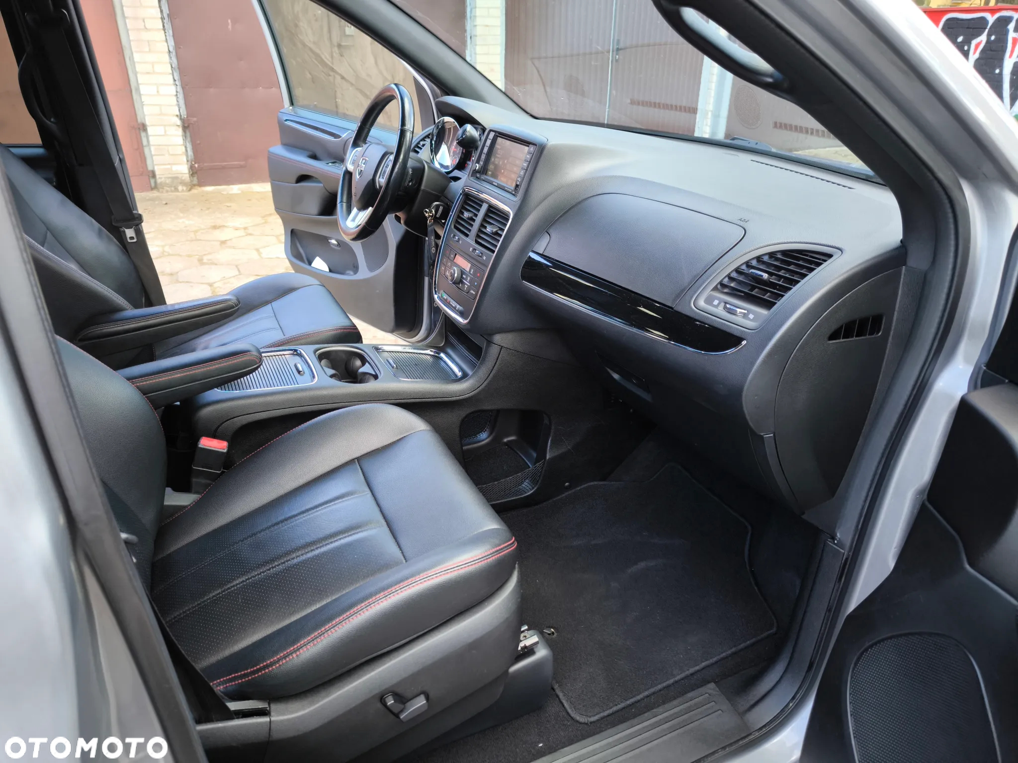 Dodge Grand Caravan - 19
