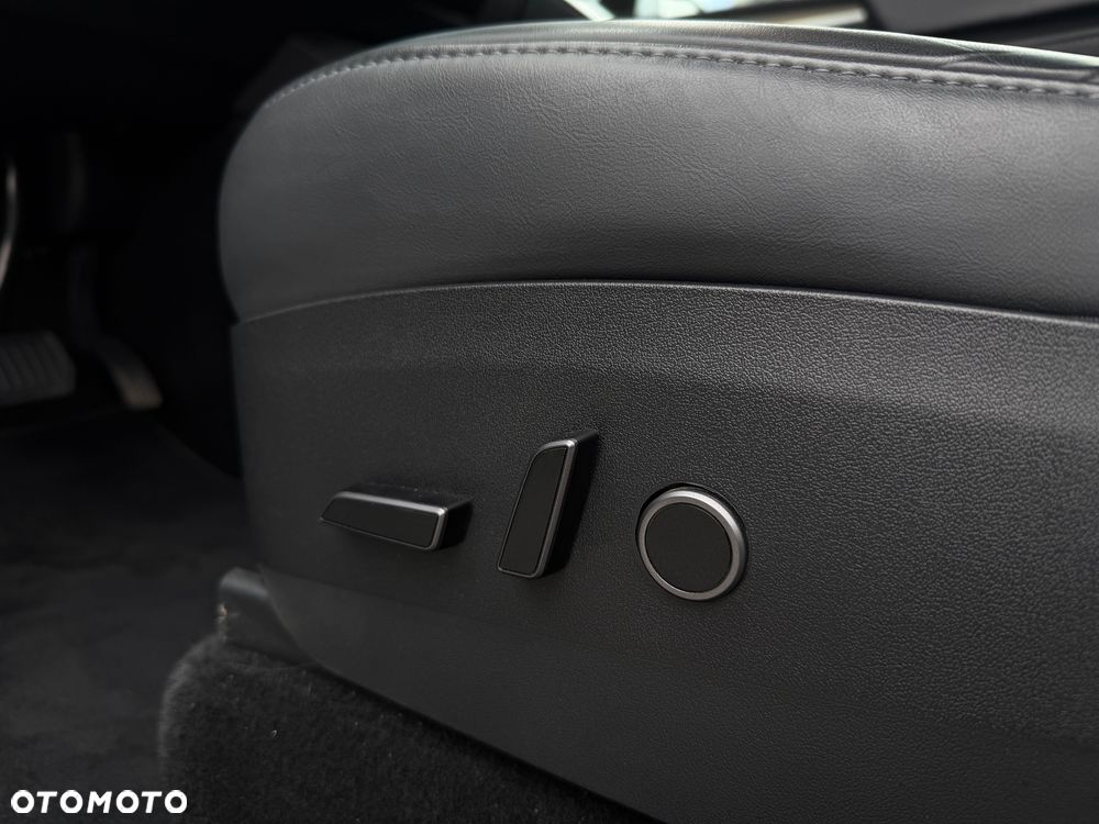 Tesla Model Y RWD - 16