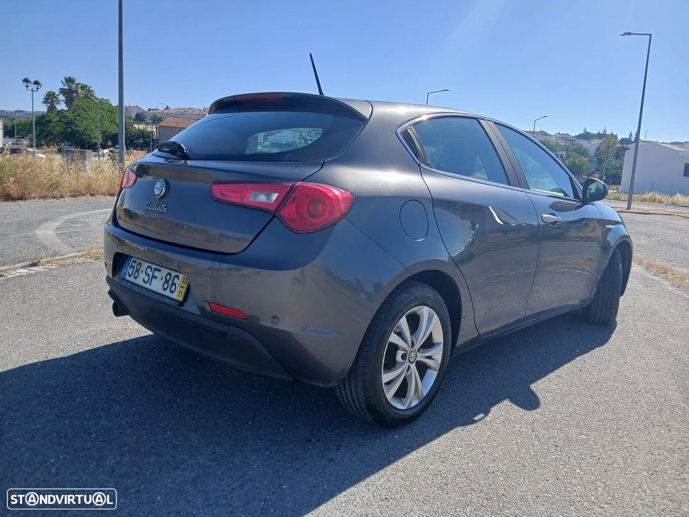 Alfa Romeo Giulietta 1.6 JTDM 16V - 4