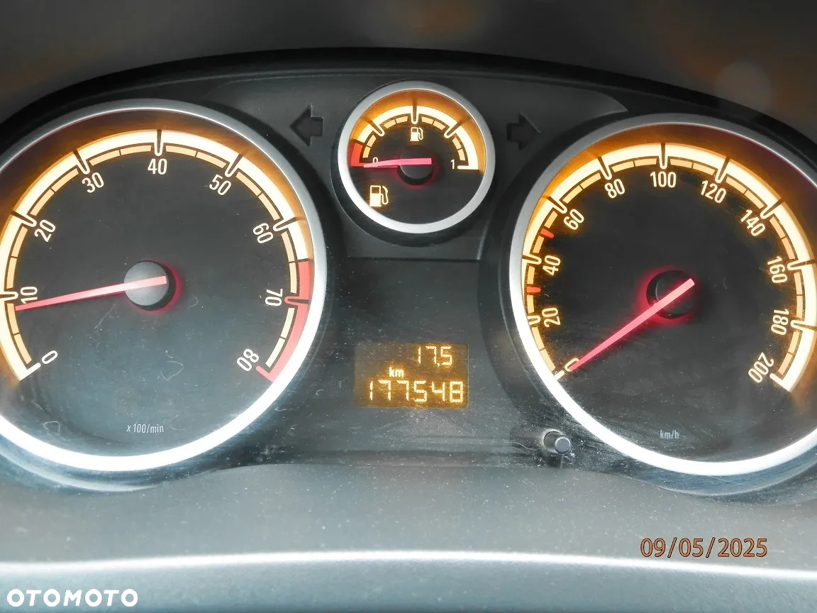 Opel Corsa 1.4 16V Active - 6