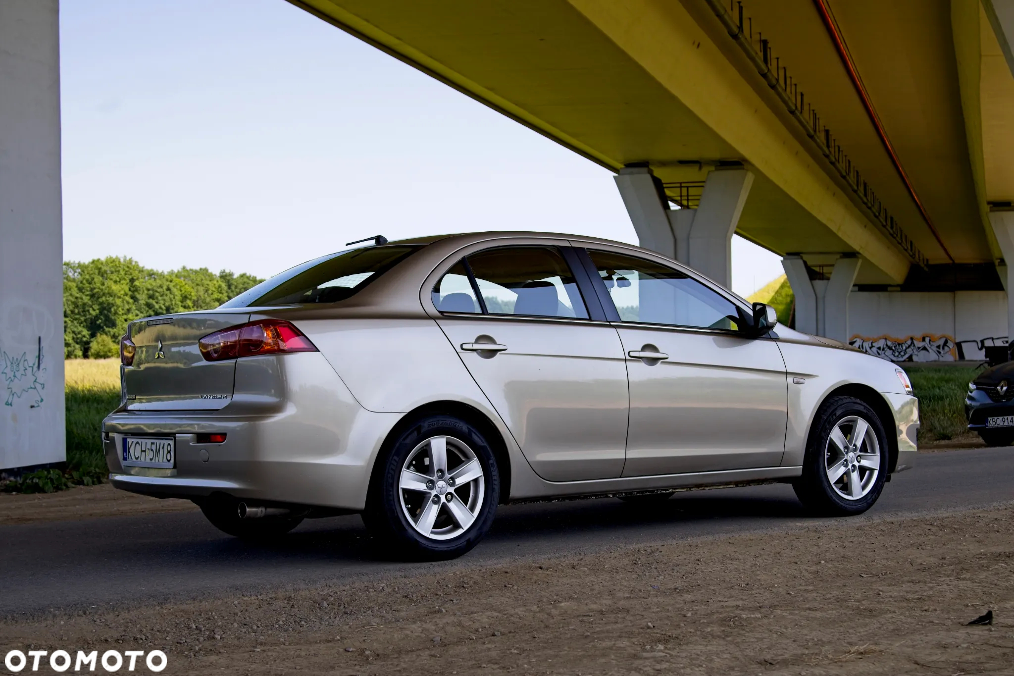 Mitsubishi Lancer 1.8 Invite - 4