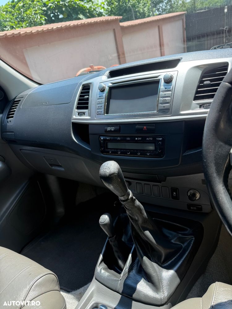 Toyota Hilux 4x4 Double Cab - 17