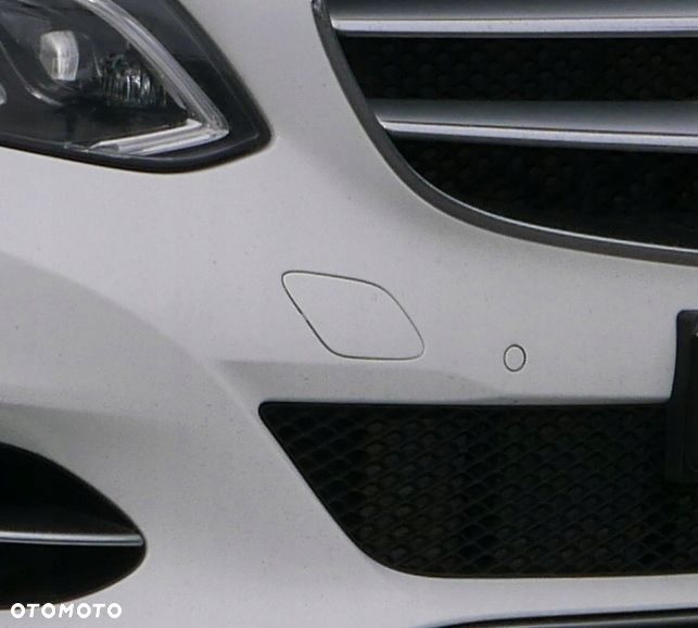 ZAŚLEPKA HAK / HOL MERCEDES E-CLASS W212 LIFT KOLORY - 2