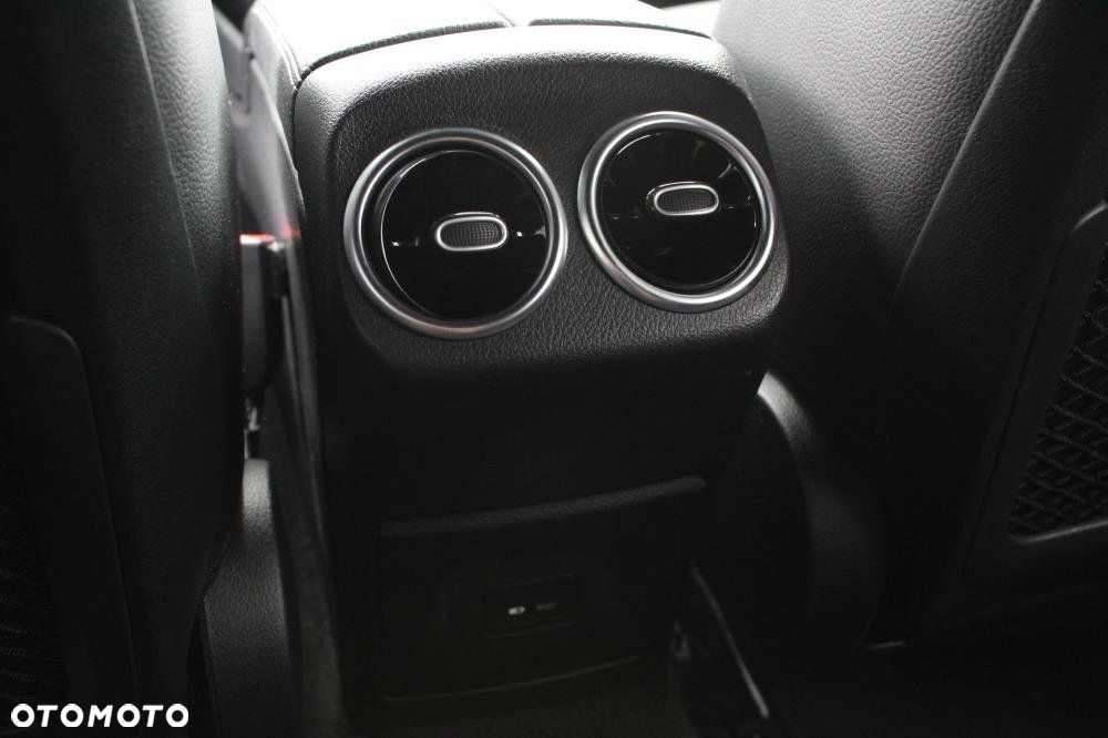 Mercedes-Benz CLA - 30