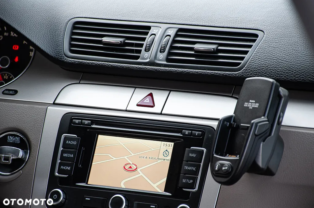 Volkswagen Passat 2.0 TDI Highline - 22