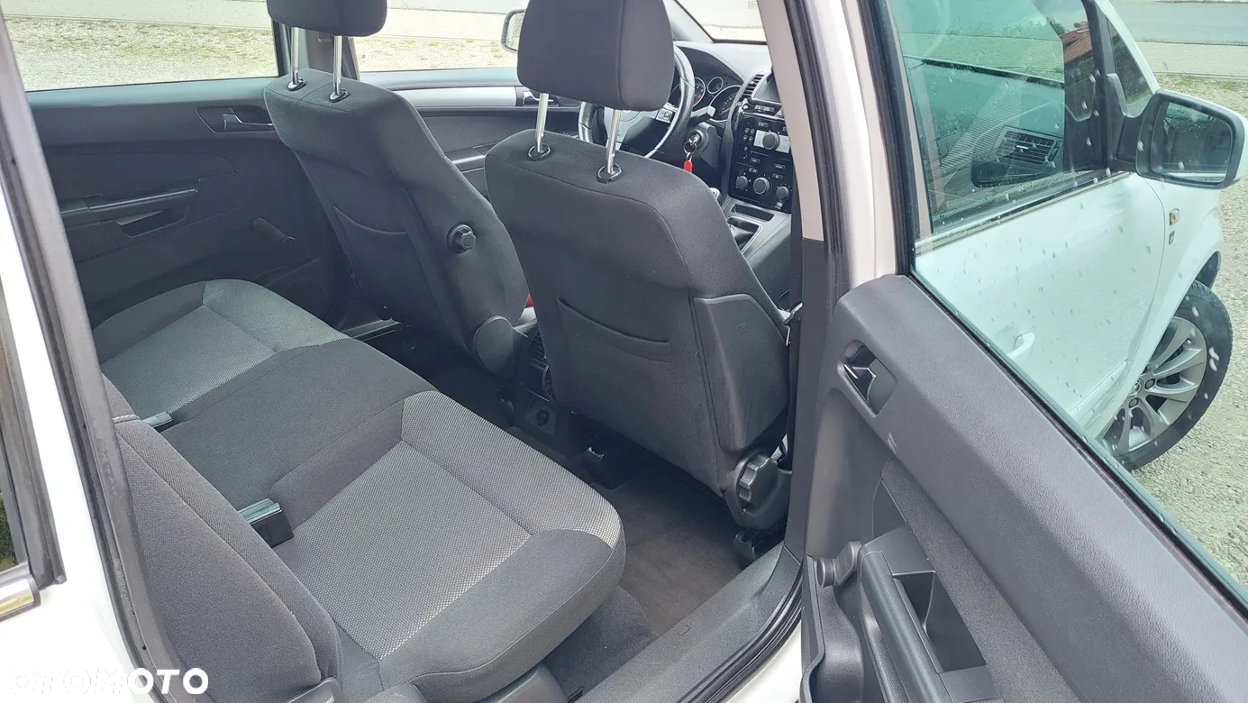 Opel Zafira - 10