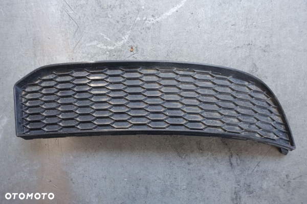 KRATKA ZDERZAKA PRAWY TYŁ AUDI A3 SEDAN LIFT SLINE 8V5