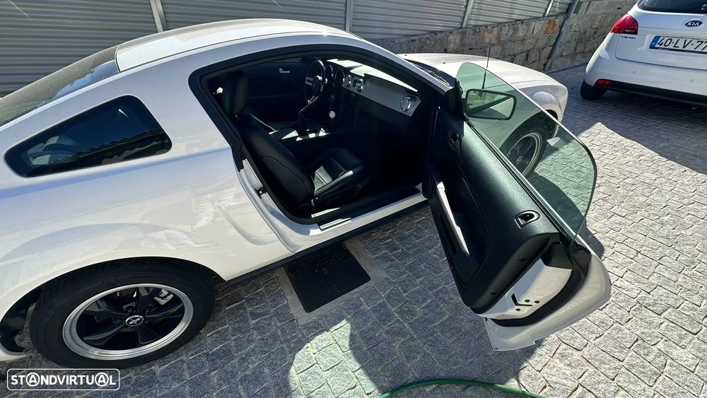 Ford Mustang - 6