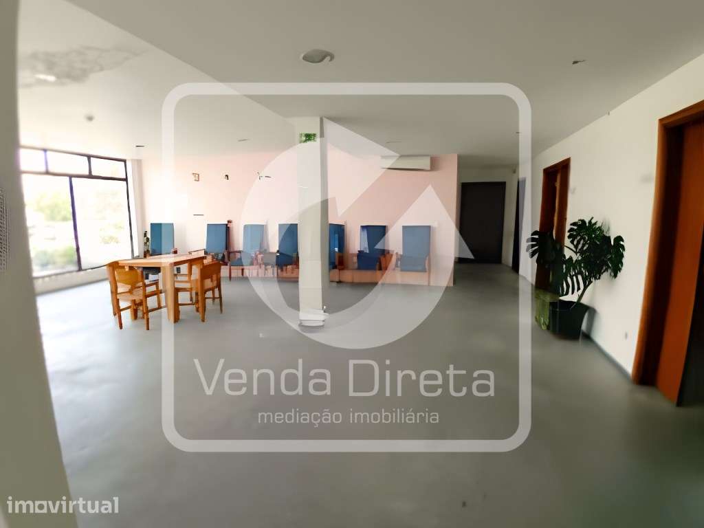 Edifício de Serviços com 815 m² | 3 Pisos | Elevador | Ereira, Cart... - Grande imagem: 5/25