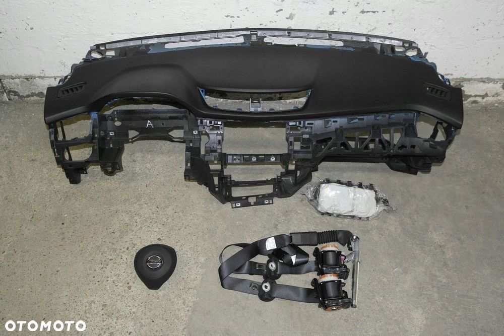 nissan x-trail t32 lift kokpit pulpit deska airbag pas konsola