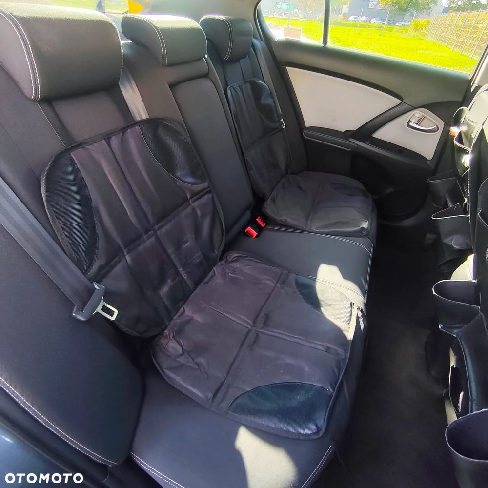 Toyota Avensis - 18