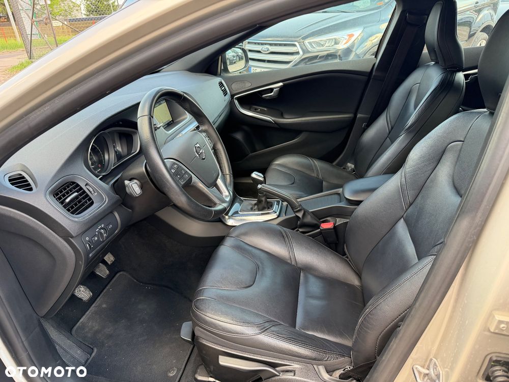 Volvo V40 D3 Momentum - 6