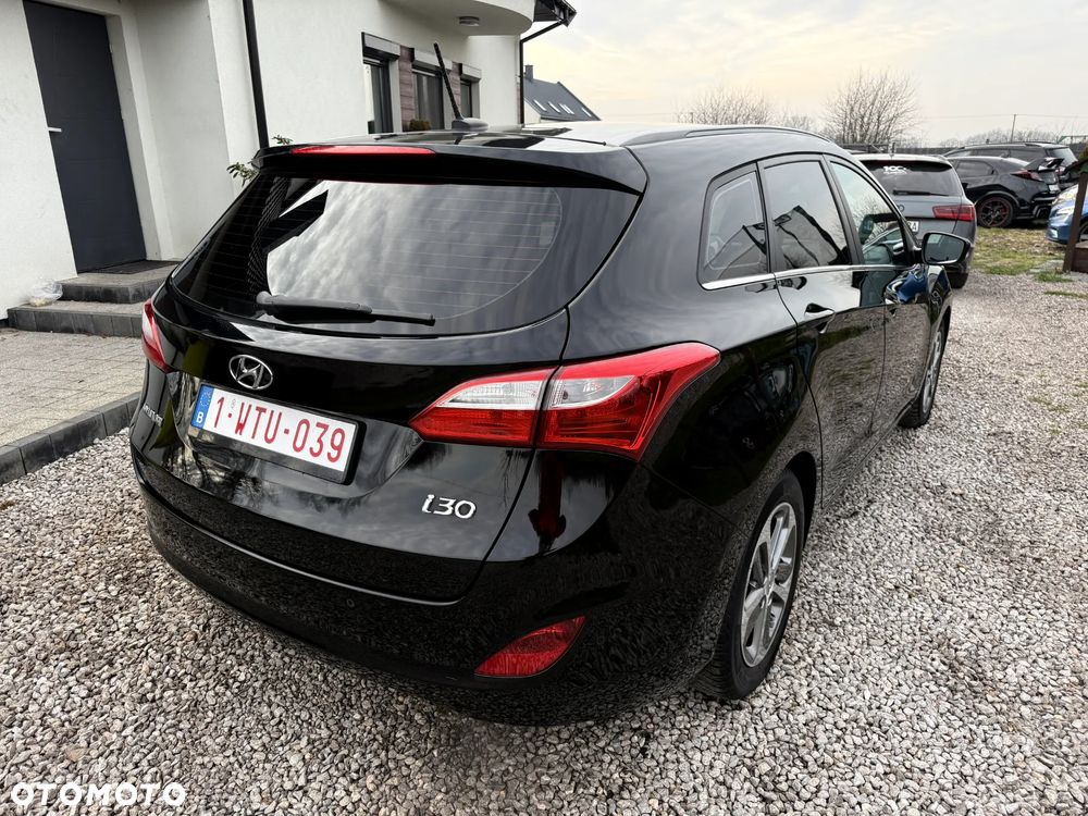 Hyundai i30 blue Kombi 1.6 GDi Passion - 10