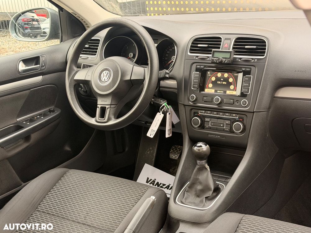 Volkswagen Golf - 6