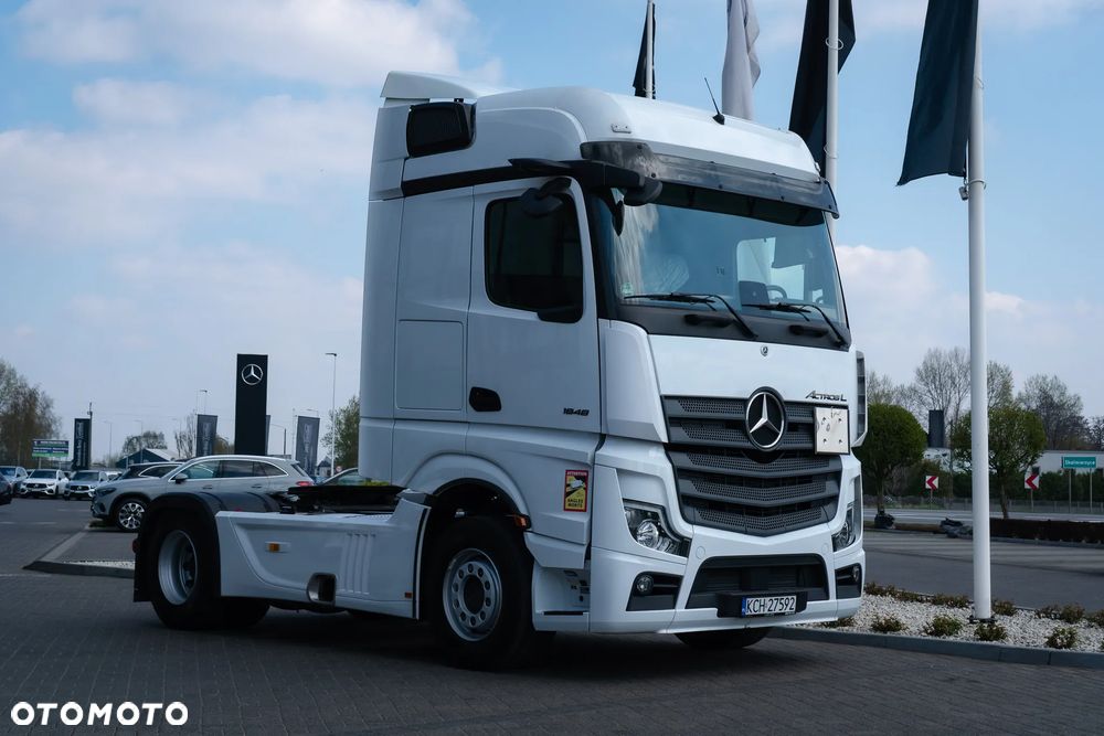 Mercedes-Benz Actros - 3