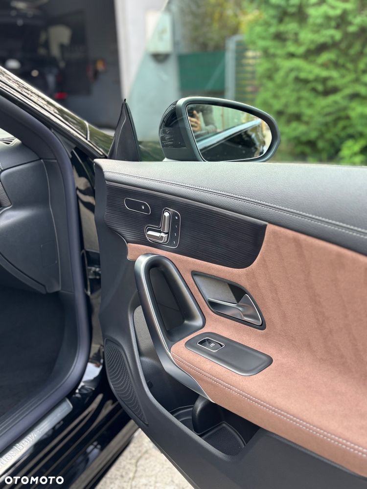 Mercedes-Benz CLA - 16
