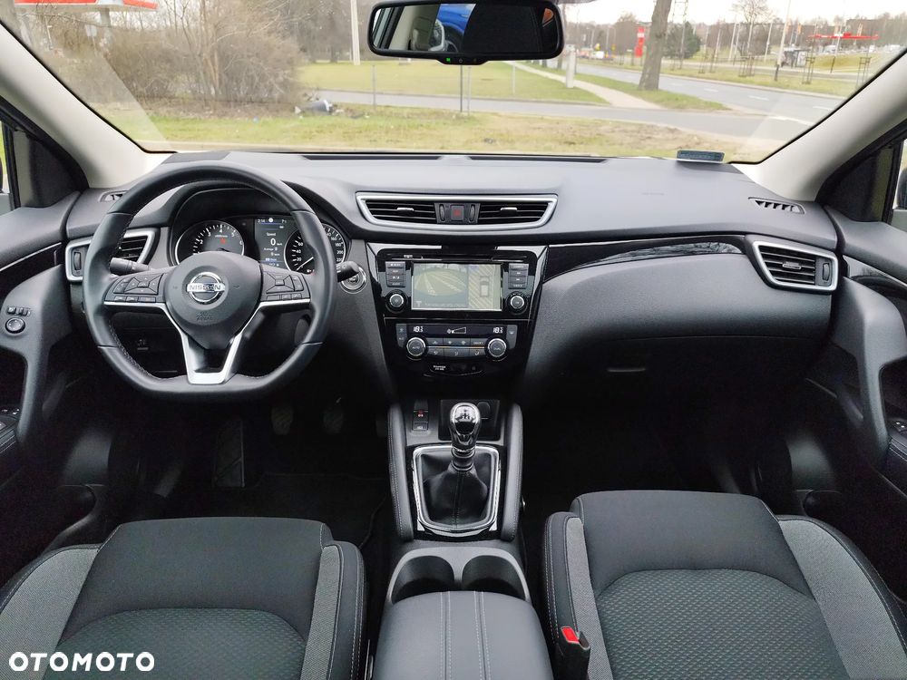 Nissan Qashqai 1.3 DIG-T N-Connecta EU6d - 25