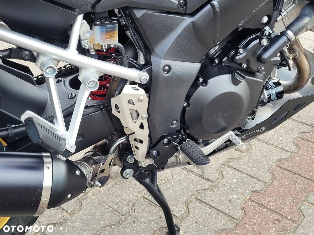 Suzuki V-STROM - 21
