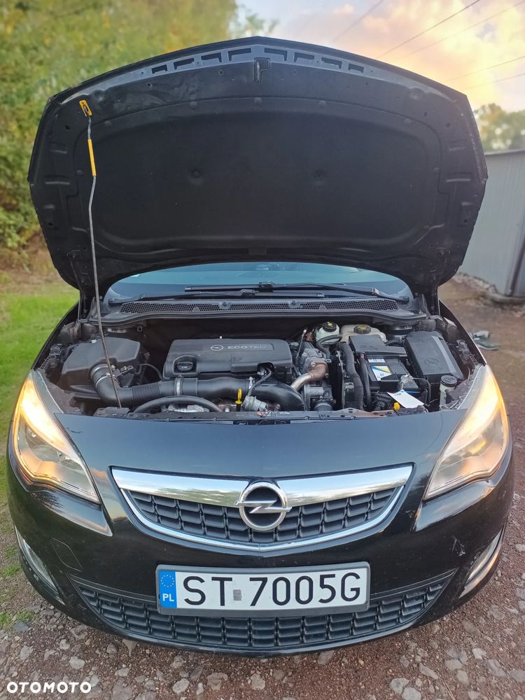 Opel Astra 2011