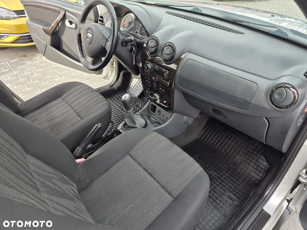 Dacia Duster 1.6 Laureate - 23
