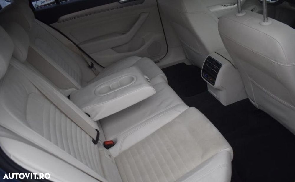Volkswagen Passat 2.0 TDI DSG Highline - 15