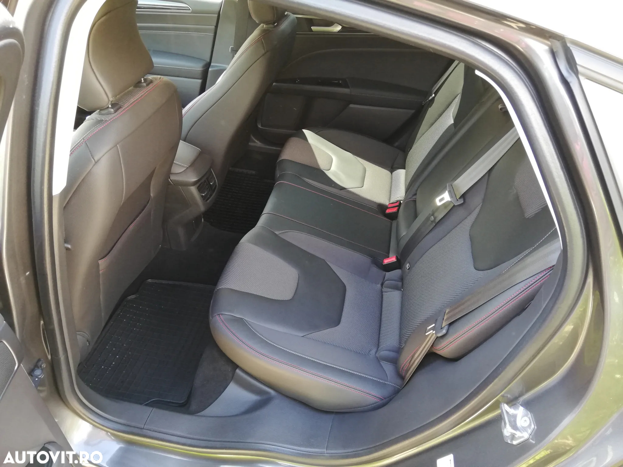 Ford Mondeo 2.0 TDCi Powershift ST Line High - 6