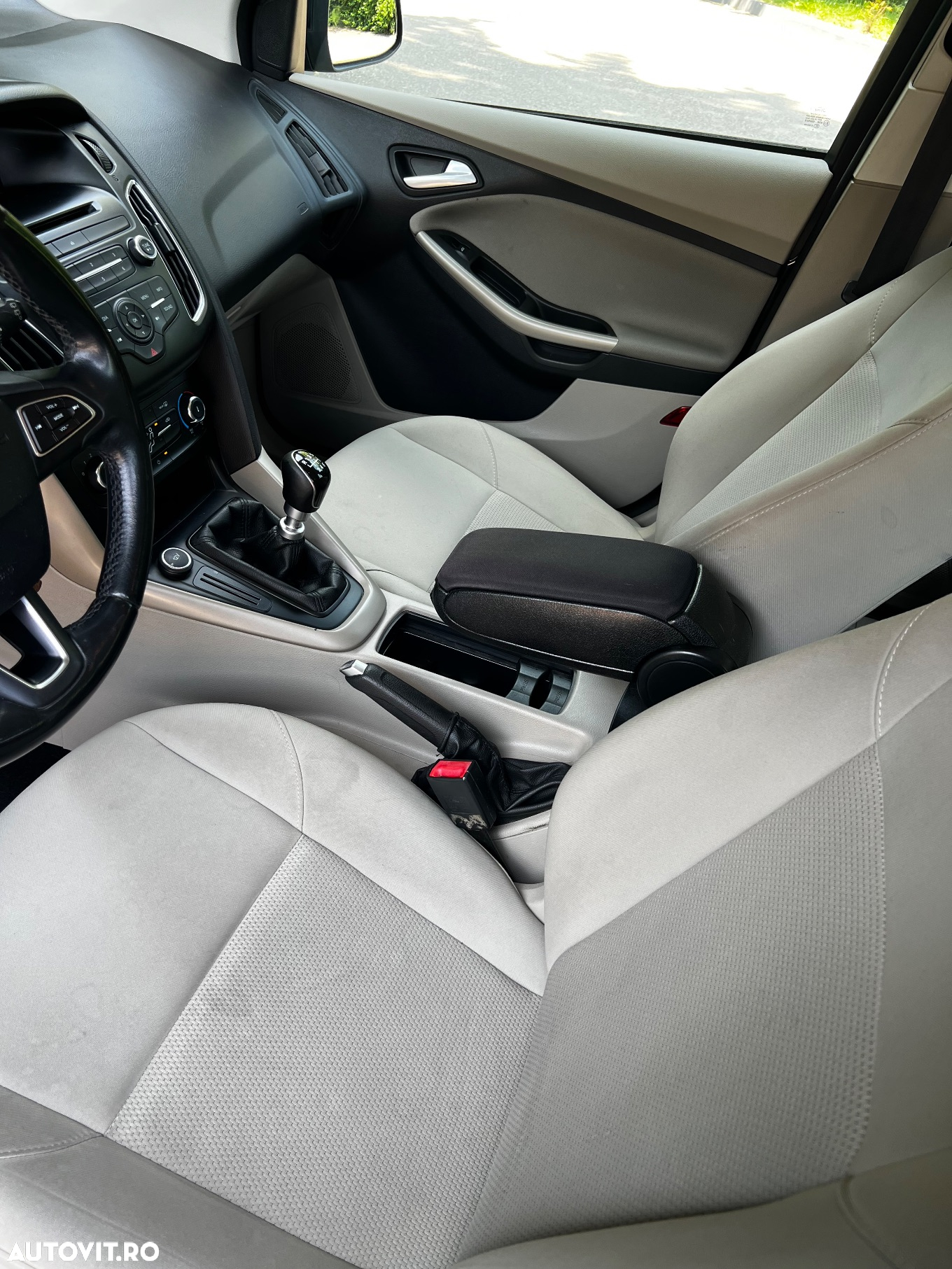 Ford Focus 1.6 TDCI DPF Trend - 8