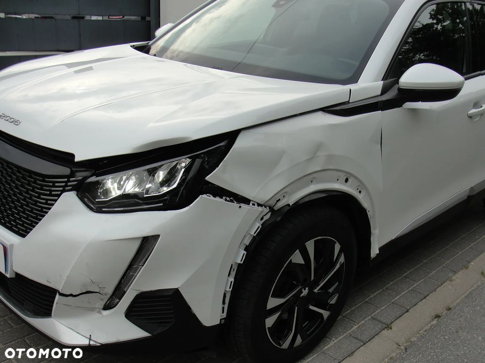 Peugeot 2008 1.2 Pure Tech Allure S&S - 15