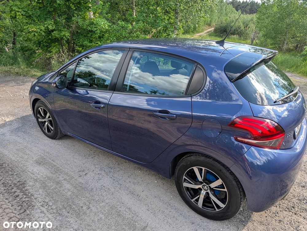 Peugeot 208 - 5