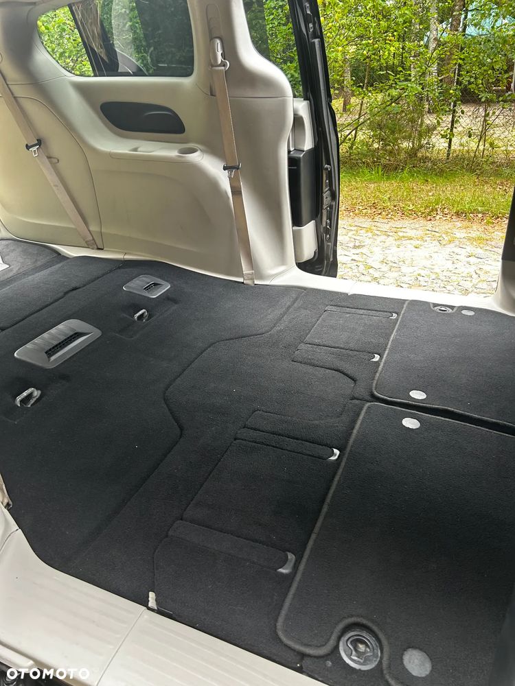 Chrysler Voyager - 16