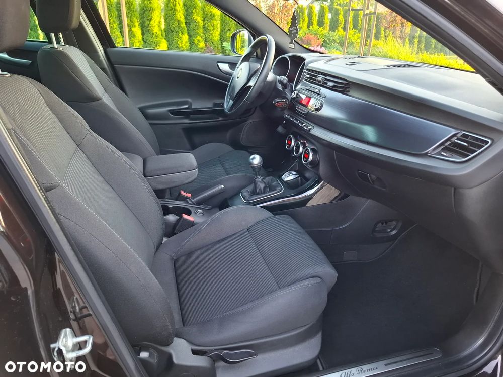 Alfa Romeo Giulietta 1.4 TB 16V Turismo - 38