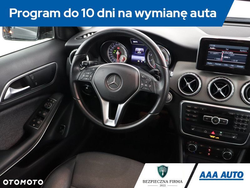 Mercedes-Benz GLA - 9