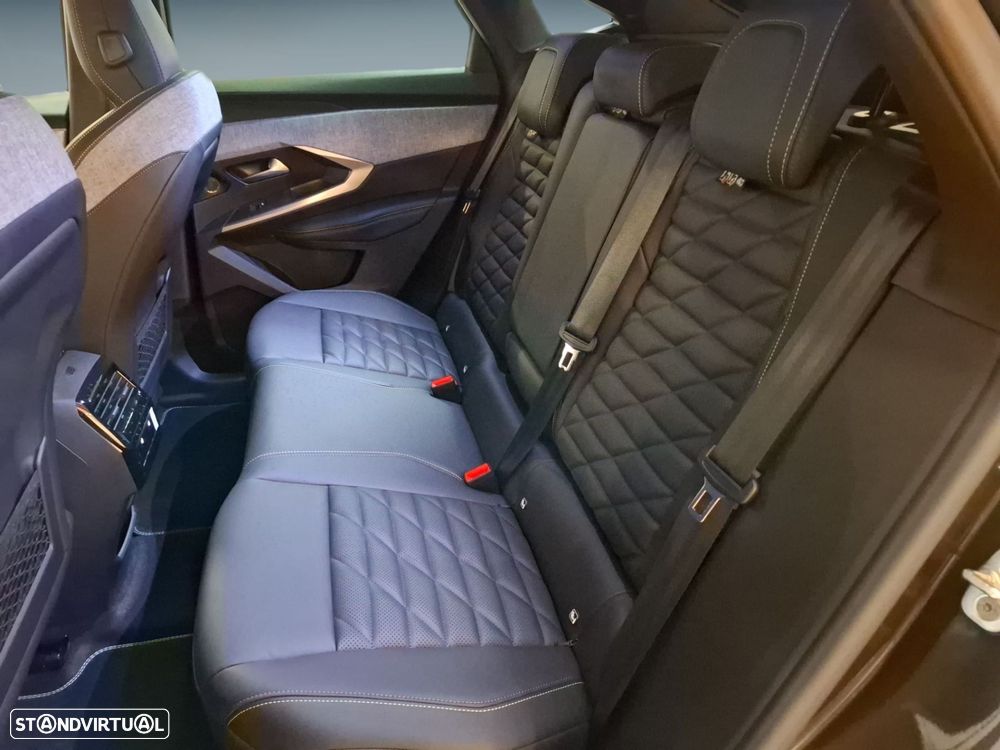 Peugeot E-3008 73 kWh GT - 14