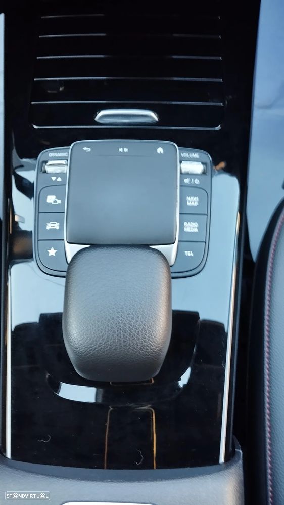 Mercedes-Benz A 250 Limousine e AMG Line - 14