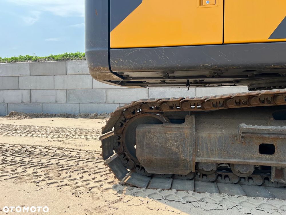 Volvo EC 220 EL - 22