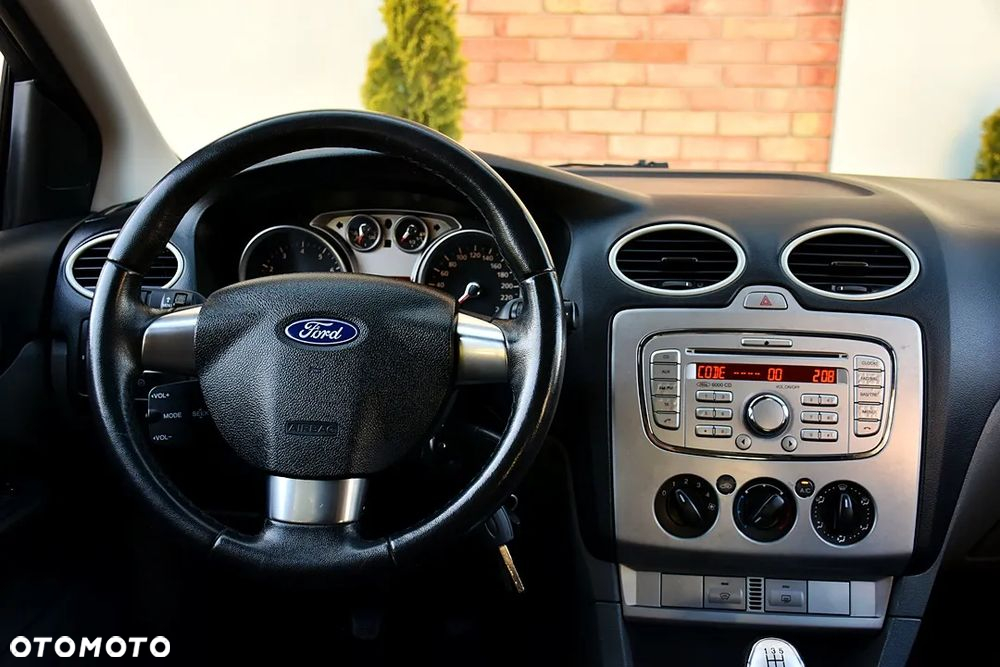 Ford Focus 1.6 16V Style - 6