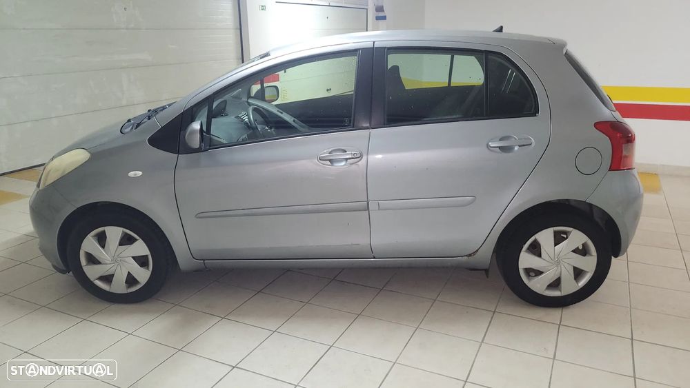 Toyota Yaris 1.0 VVT-i AC Manual - 2