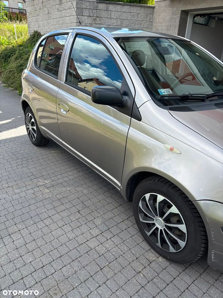 Toyota Yaris 1.3 Sol - 4