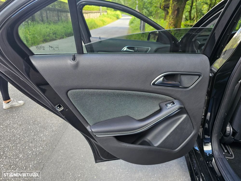 Mercedes-Benz A 180 CDI AMG Line - 22