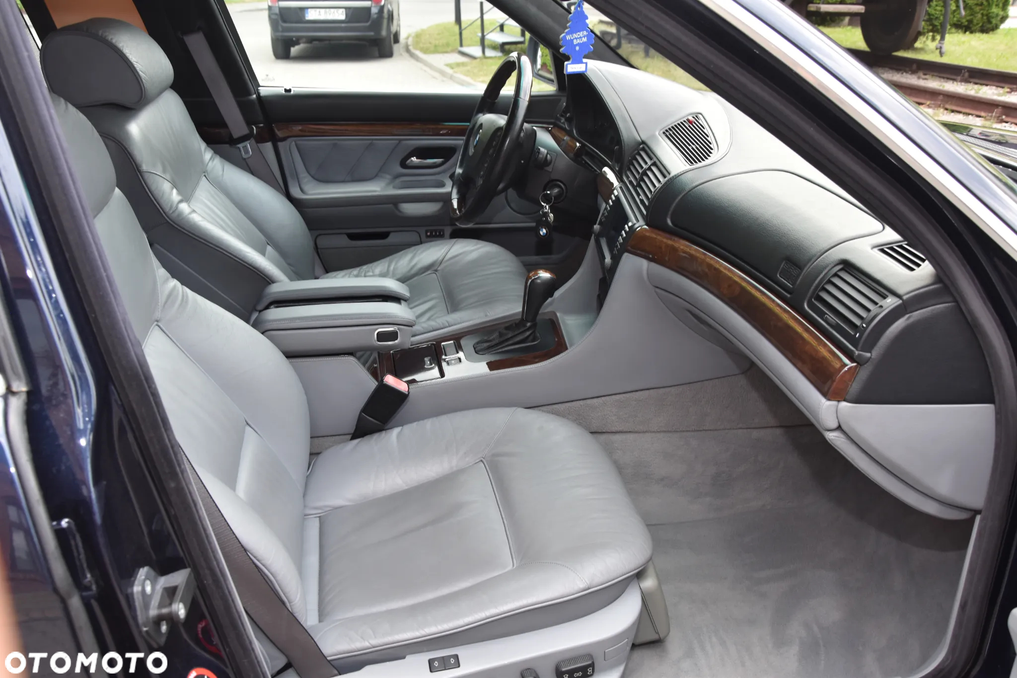 BMW Seria 7 750iL - 19