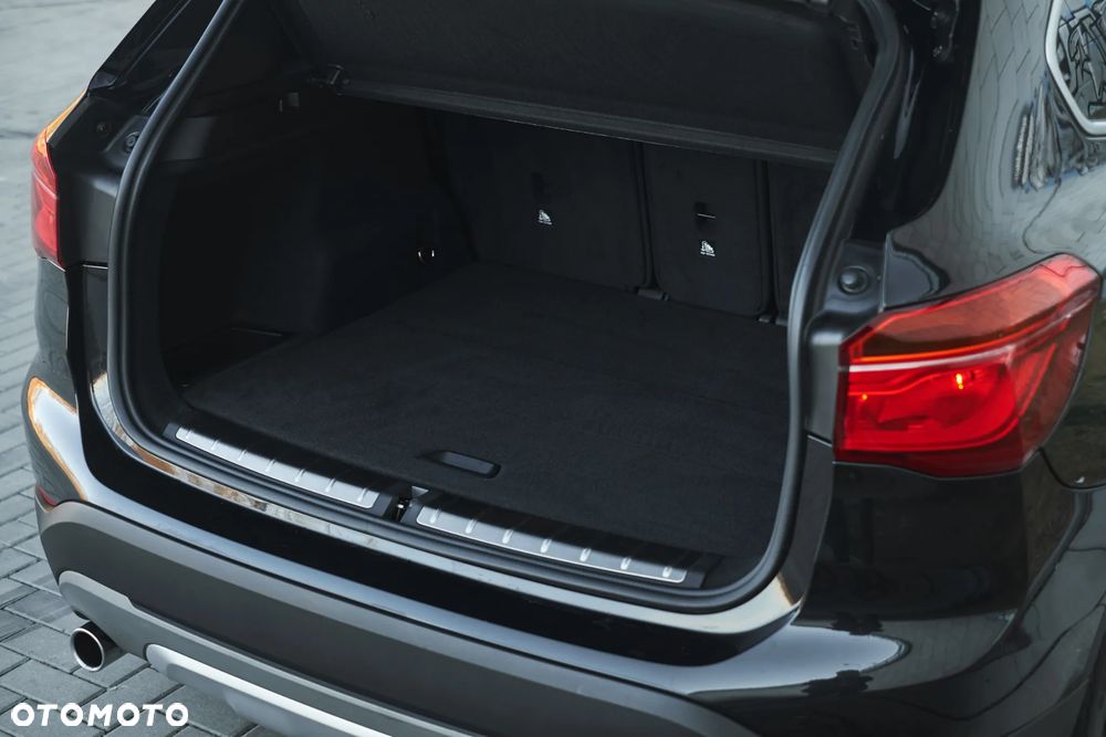 BMW X1 xDrive20i - 20