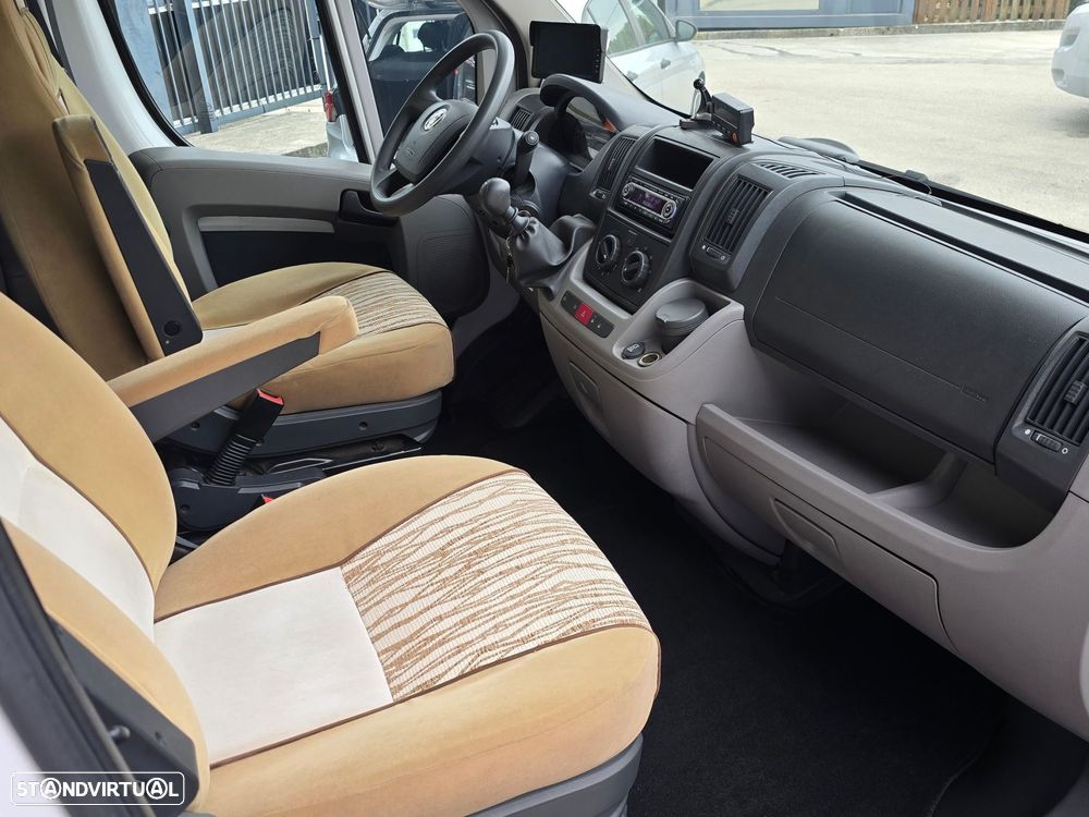 Fiat Ducato BURSTNER CAMA TRANSVERSAL - 13