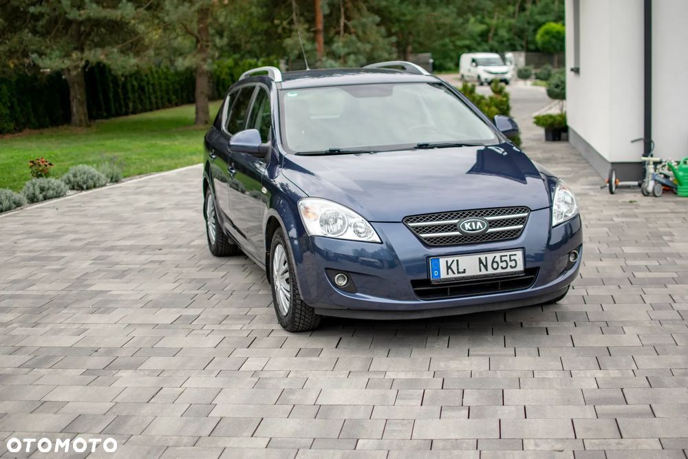 Kia Ceed - 16