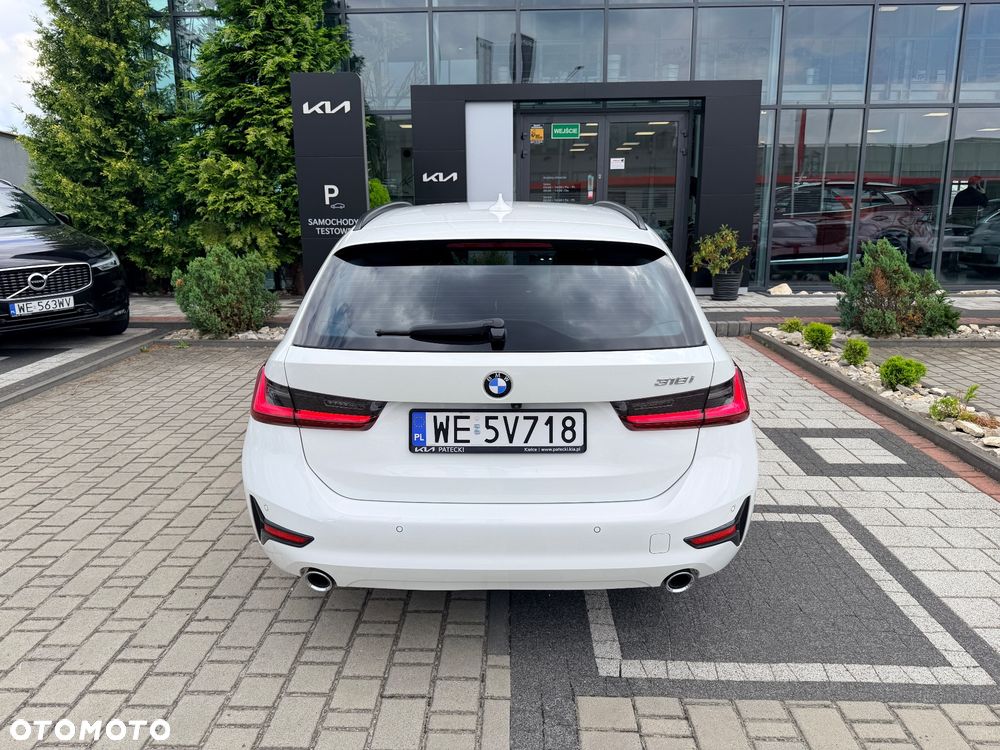 BMW Seria 3 318i - 6