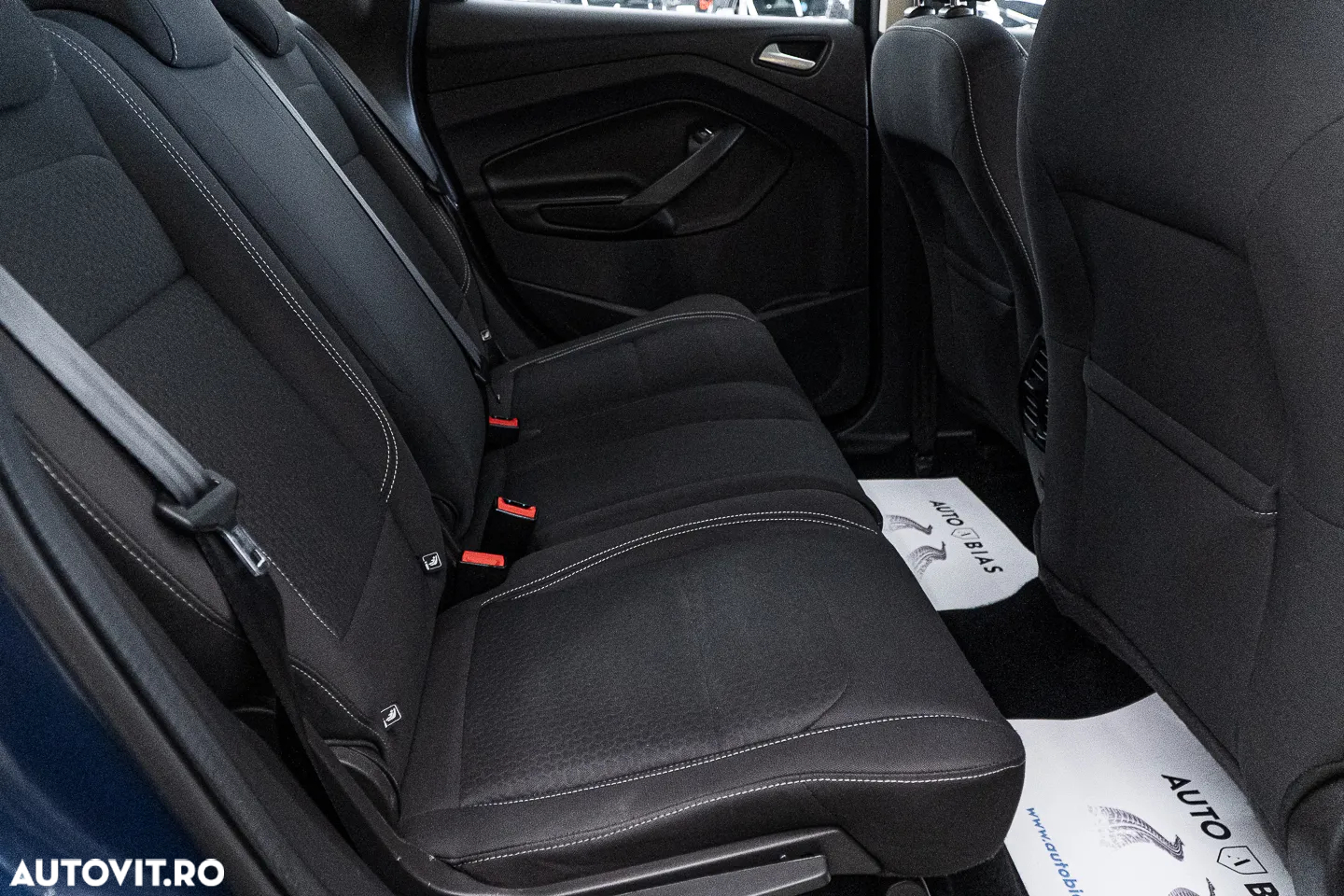 Ford Kuga 2.0 TDCi 4WD Powershift Titanium - 8