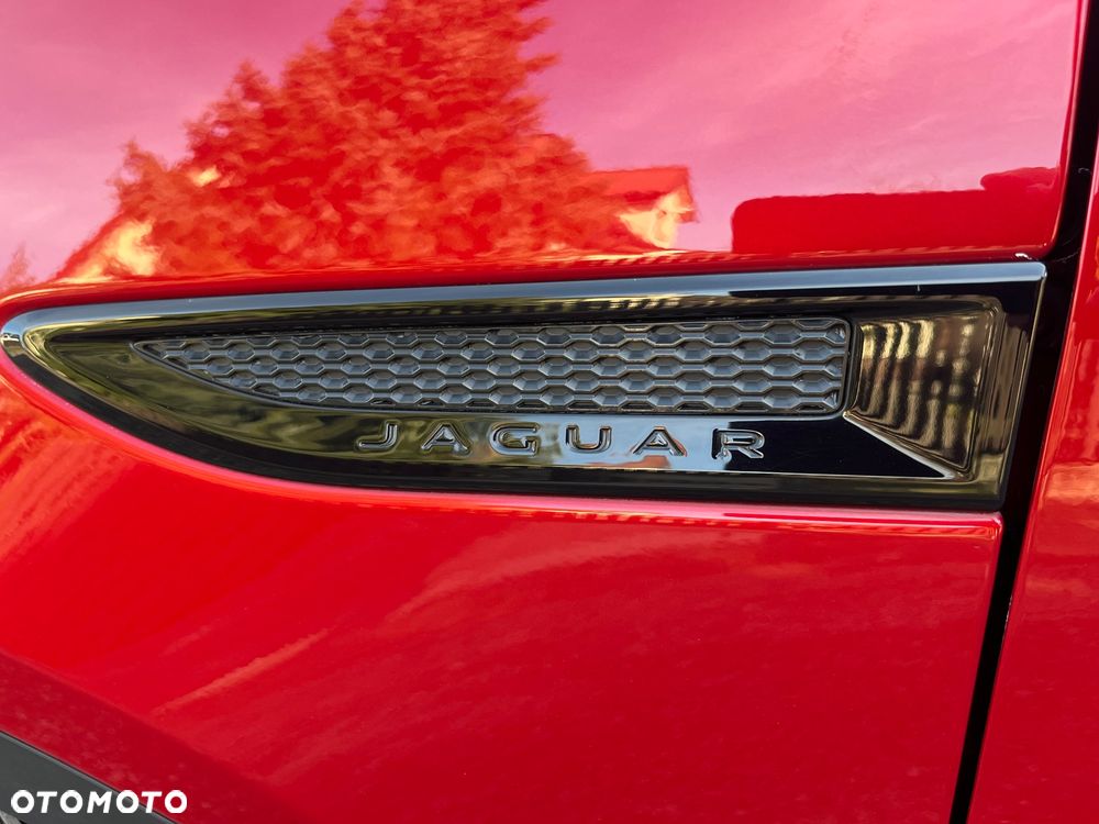 Jaguar E-Pace 2.0 i4D AWD R-Dynamic - 13