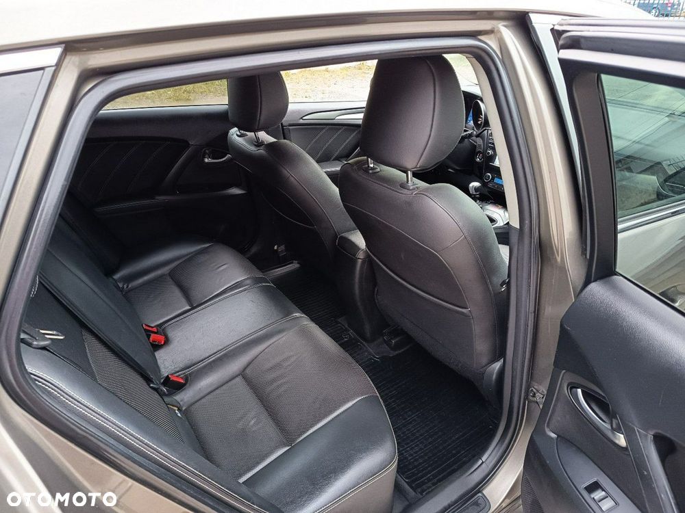 Toyota Avensis - 6
