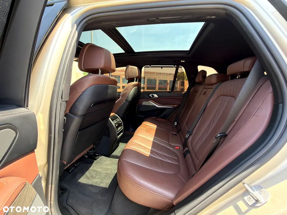 BMW X5 xDrive50i Sport-Aut - 19