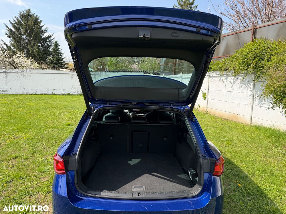 Seat Leon 1.5 eTSI OPF DSG FR Black Edition - 11